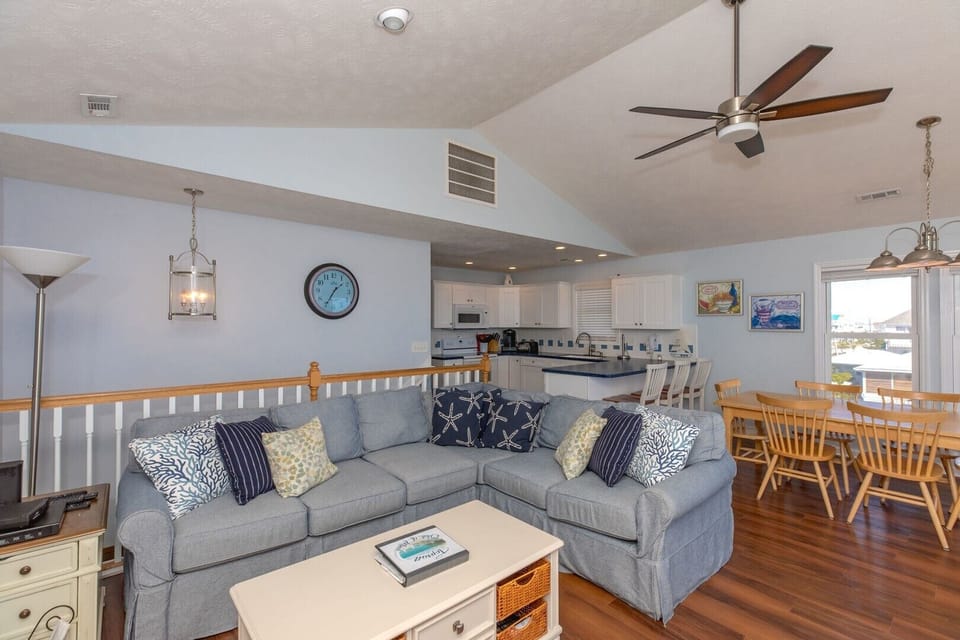 7          Living Room