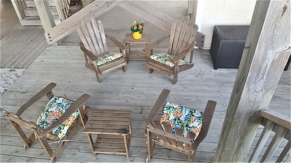 Ground Level Deck