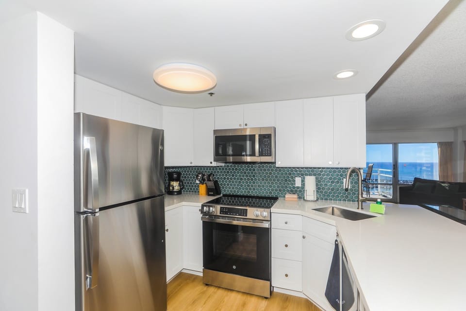 Condo, 2 Bedrooms | Private kitchen | Coffee/tea maker, fridge, oven, toaster