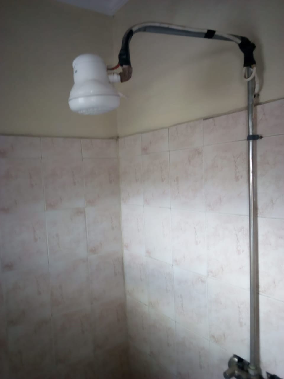 Twin Room | Bathroom shower