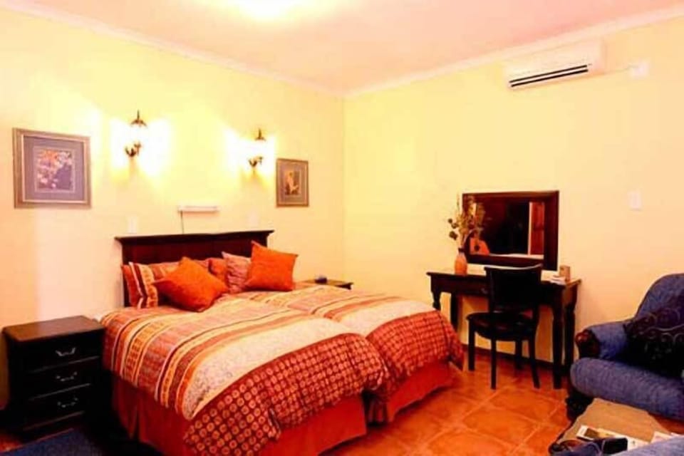 Deluxe Room | Individually decorated, individually furnished, bed sheets