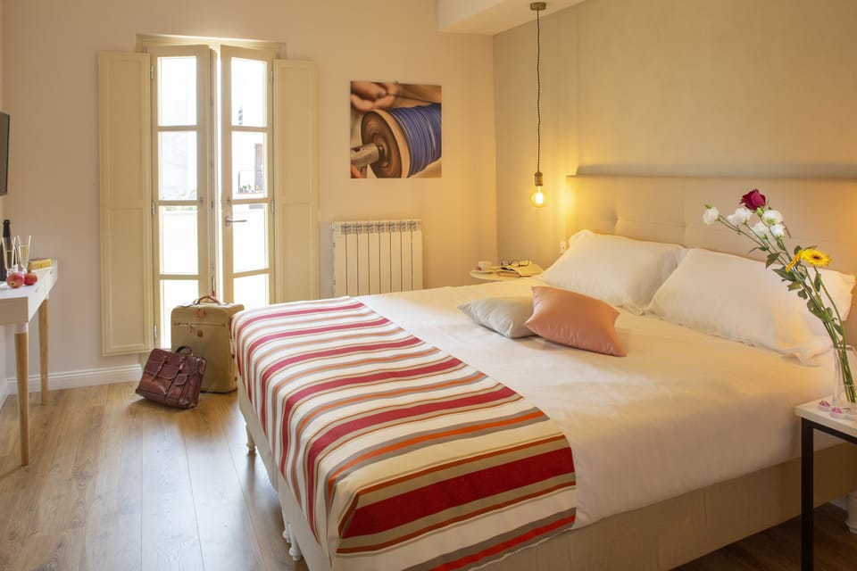 Deluxe Double or Twin Room | Down comforters, minibar, soundproofing, cribs/infant beds