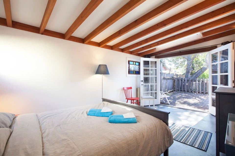 Cottage | 2 bedrooms, individually decorated, individually furnished