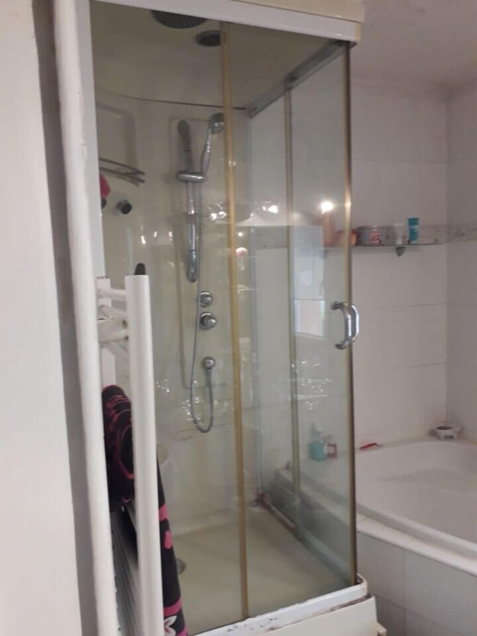Single Room, Shared Bathroom | Bathroom shower