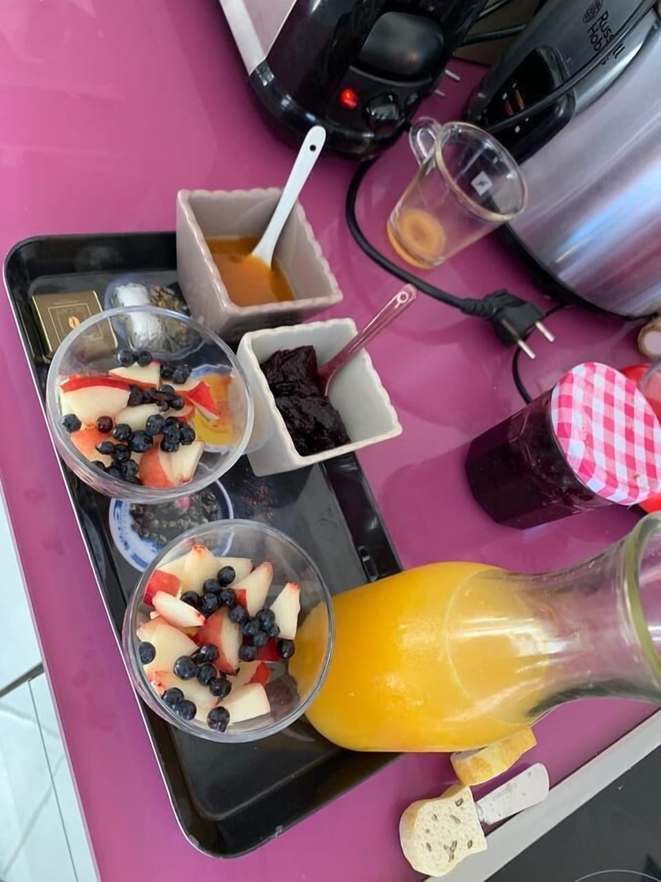 Continental breakfast for a fee on weekends