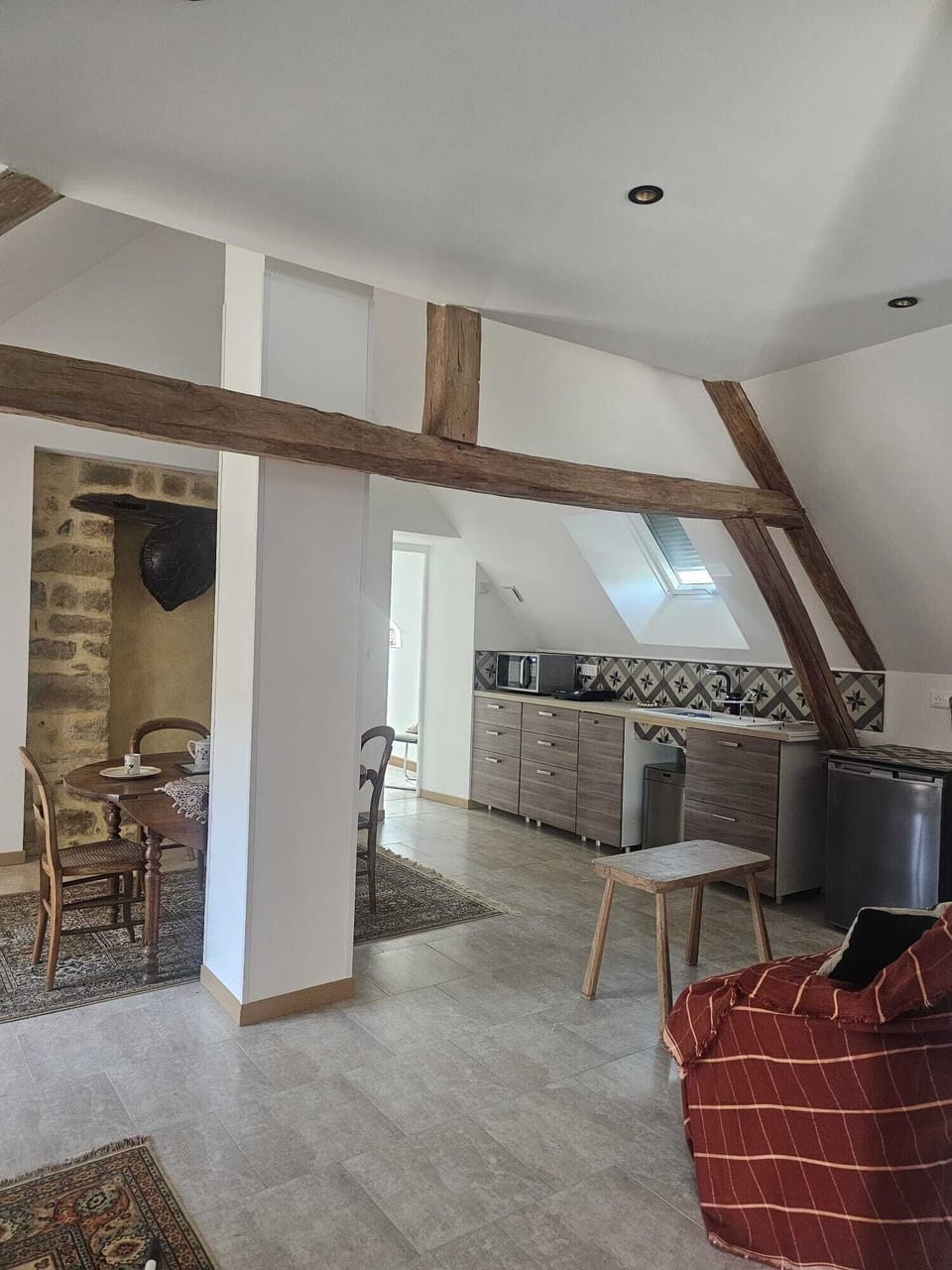 Romantic Cottage, Ensuite, Garden View | Private kitchen | Highchair