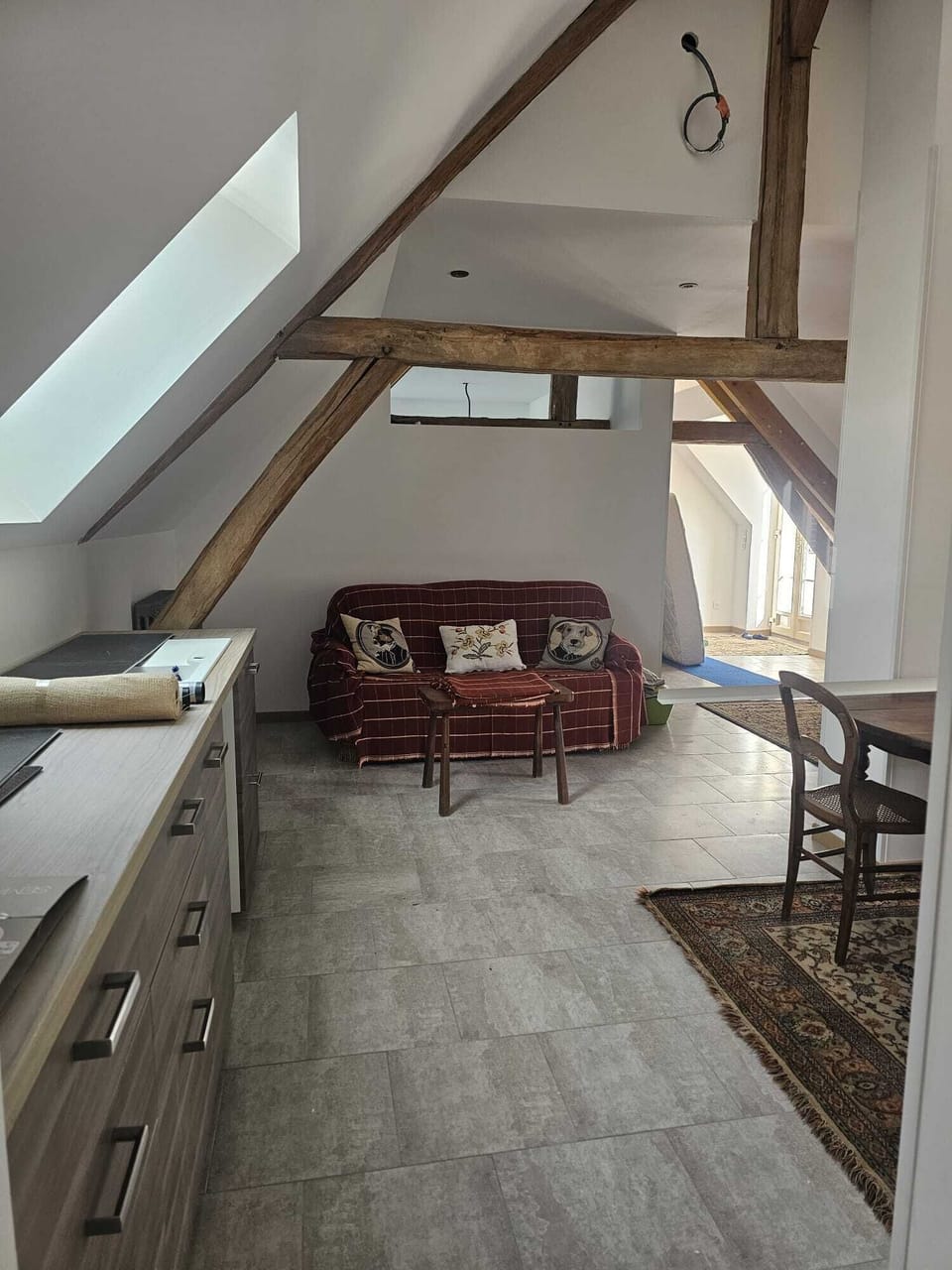 Romantic Cottage, Ensuite, Garden View | Private kitchen | Highchair