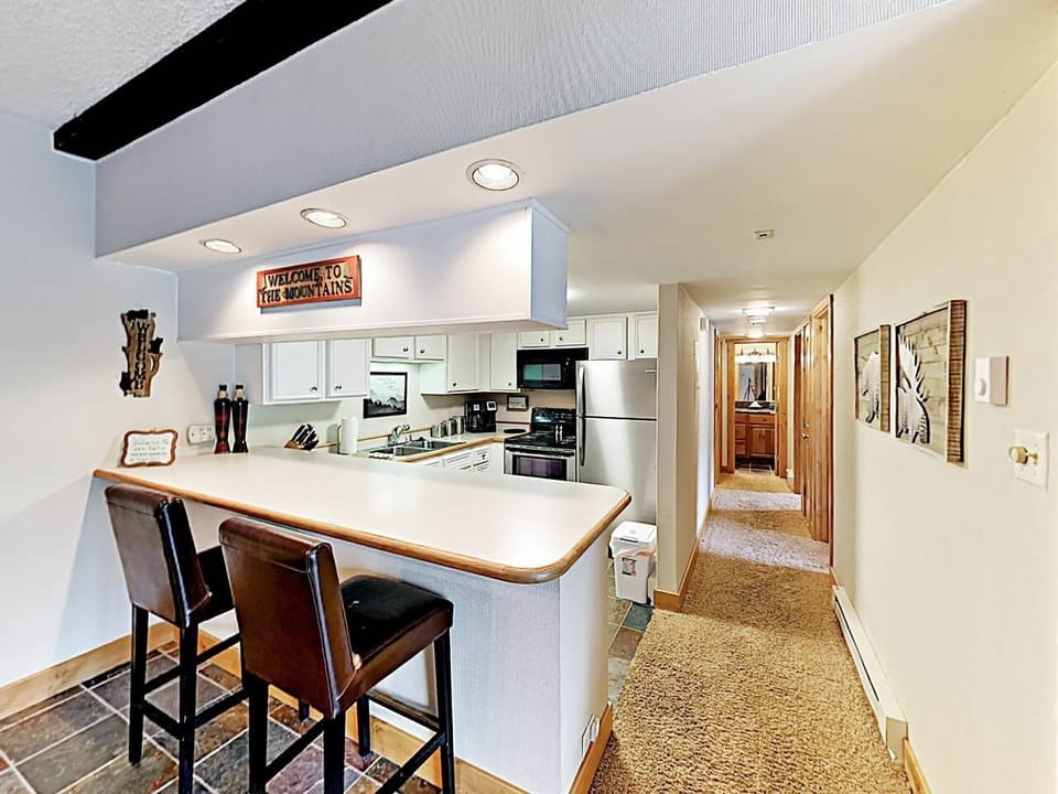 Breakfast Bar. *Note* new bar stools have been purchased. Seating for 4.
