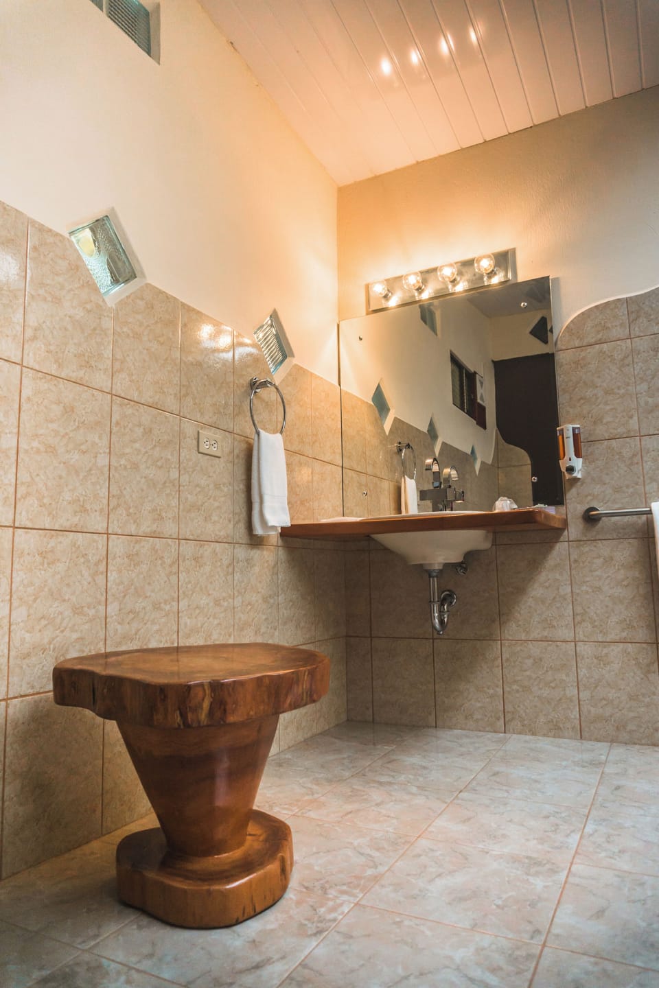 Deluxe Cabin (River) | Desk, free WiFi, bed sheets, wheelchair access