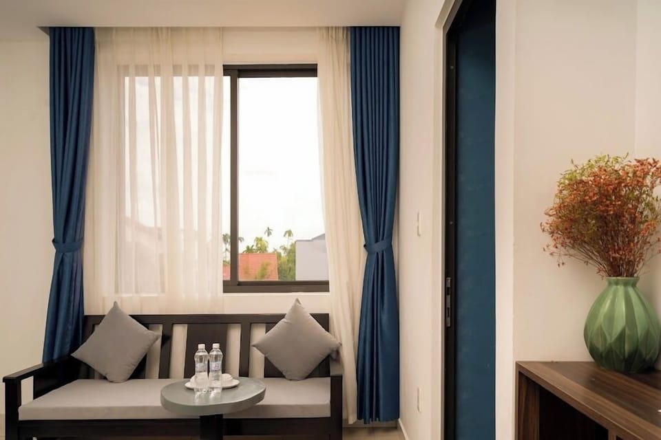 Deluxe Double or Twin Room with window | Minibar, in-room safe, desk, soundproofing