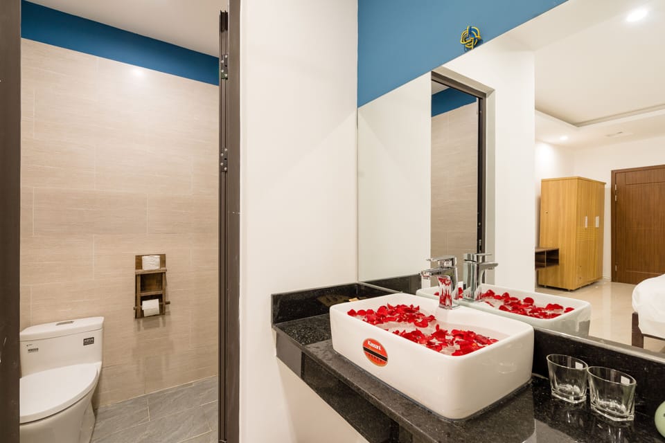 Shower, hair dryer, bathrobes, slippers