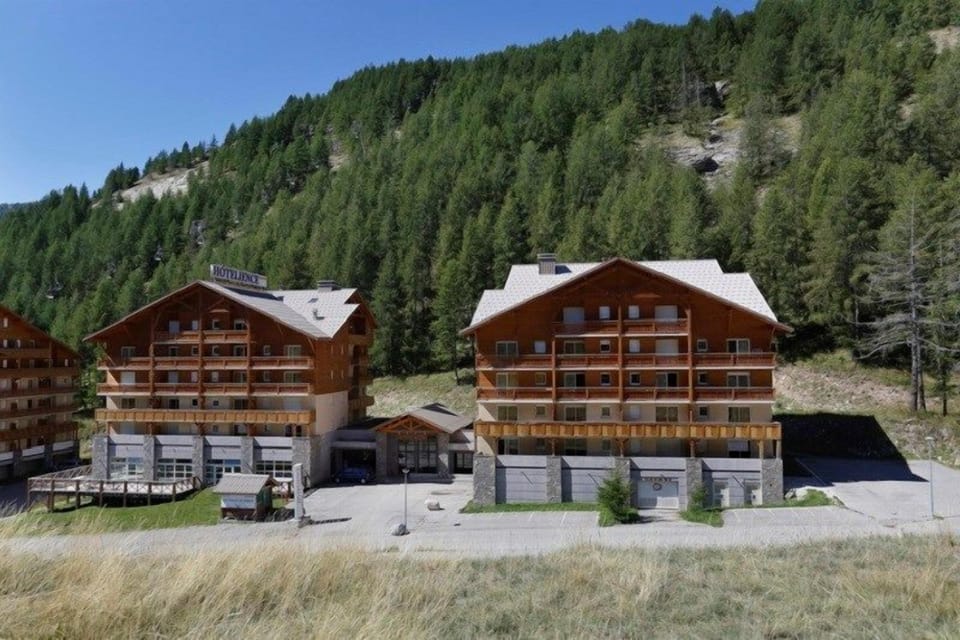 The lovely pathways are perfect for an energizing stroll in the morning.