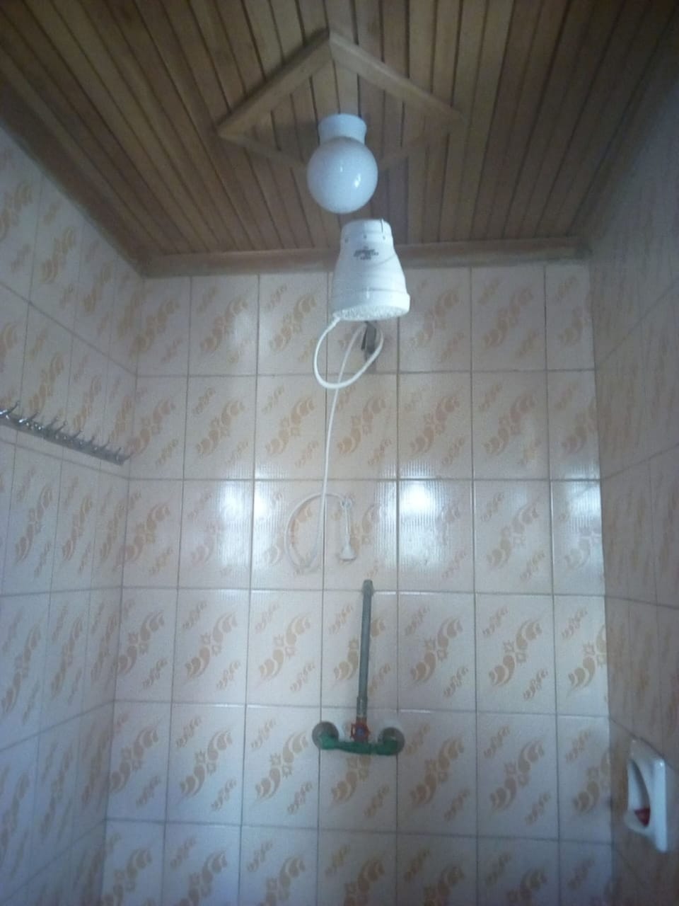 Standard Room | Bathroom shower