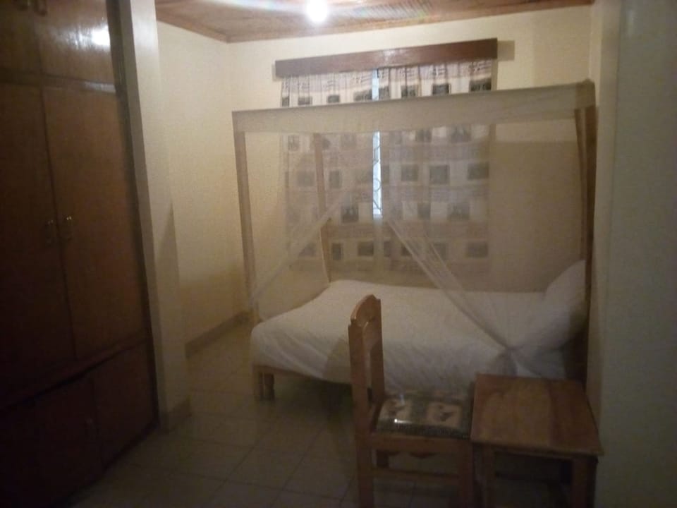 Standard Room | Desk, free WiFi, bed sheets