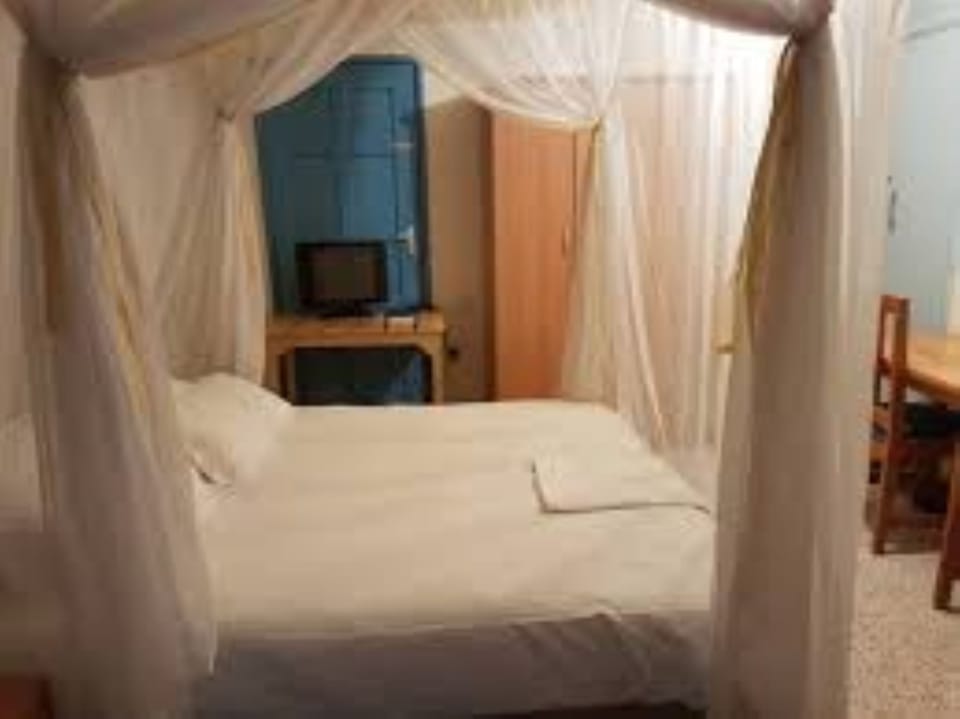 Standard Room | Desk, free WiFi, bed sheets