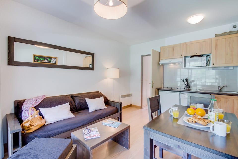 Make a tasty meal in your own kitchenette!