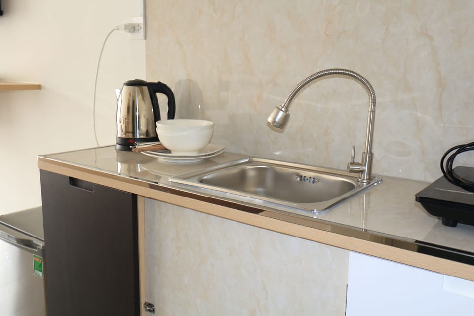King Suite, Balcony | Private kitchen | Electric kettle
