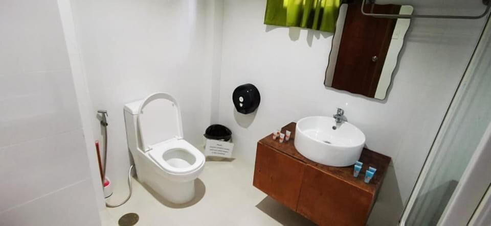 Free toiletries, slippers, bidet, heated floors