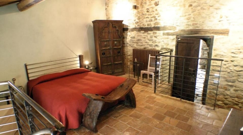 Soundproofing, cribs/infant beds, free WiFi, bed sheets