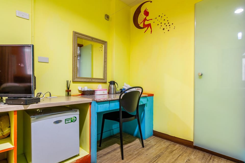 Elite Double Room | Desk, blackout drapes, soundproofing, free WiFi