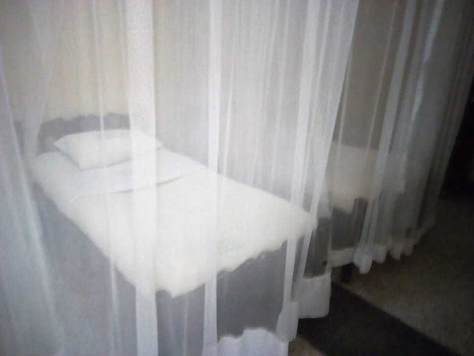 Single Room | Iron/ironing board, free WiFi, bed sheets