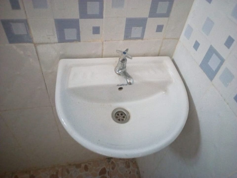 Single Room | Bathroom sink