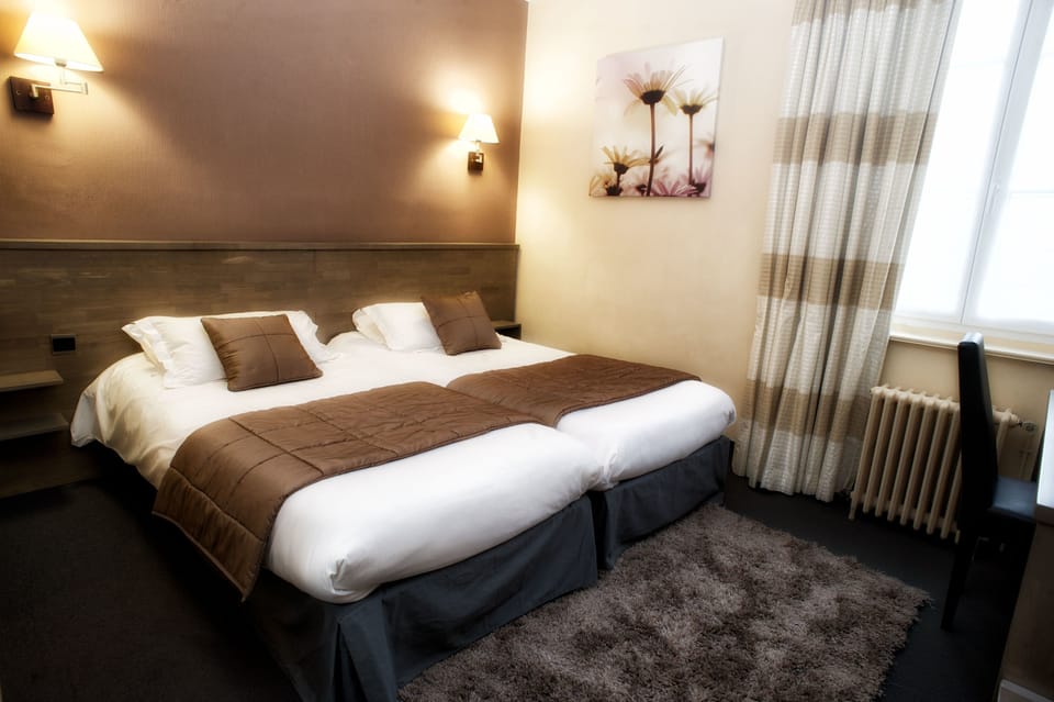 Superior Twin Room | Individually decorated, individually furnished, desk, blackout drapes