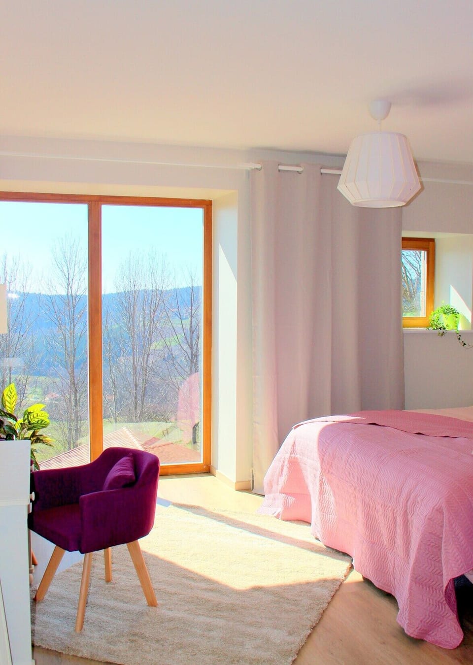 Room (Myrtille) | Desk, blackout drapes, soundproofing, free WiFi
