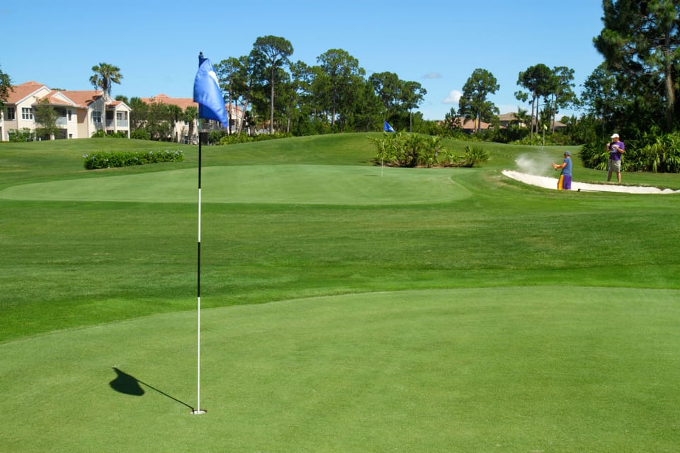 Golf lover's dream: Villa beside PGA Learning Center, free pitch & putt!