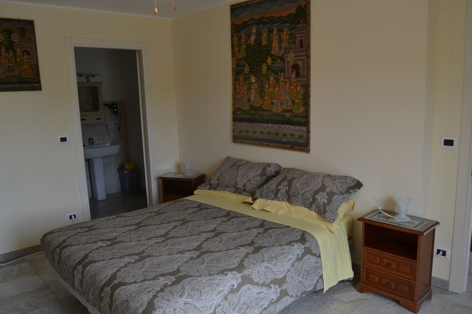 Double or Twin Room | Blackout drapes, soundproofing, free WiFi, bed sheets