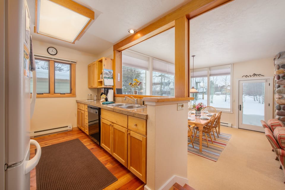 Kitchen (3 steps up from Living space)