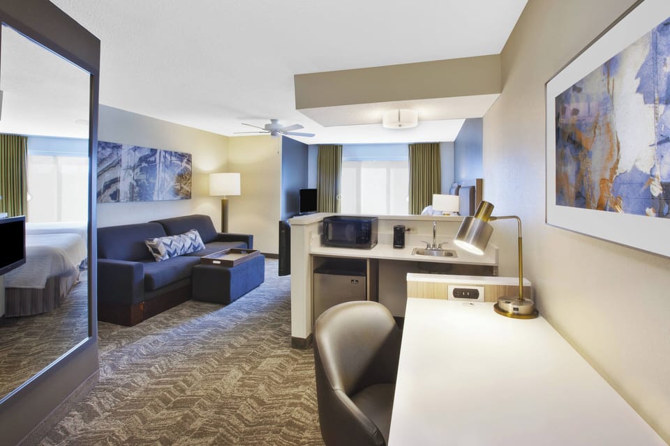Suite, 2 Double Beds | Desk, iron/ironing board, free cribs/infant beds, free WiFi