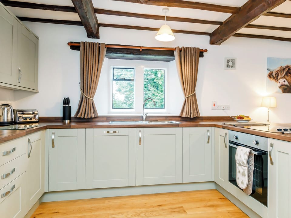 Modern kitchen kitchen area | The Old Granary - Hewelsfield Court, Hewelsfield, near Lydney