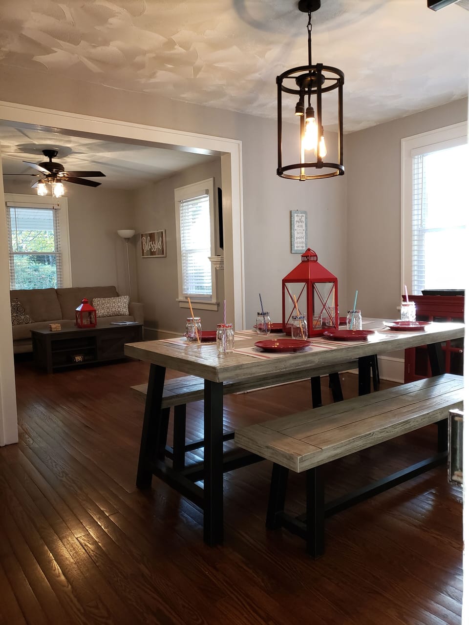 Enjoy Dining with Family and Friends!