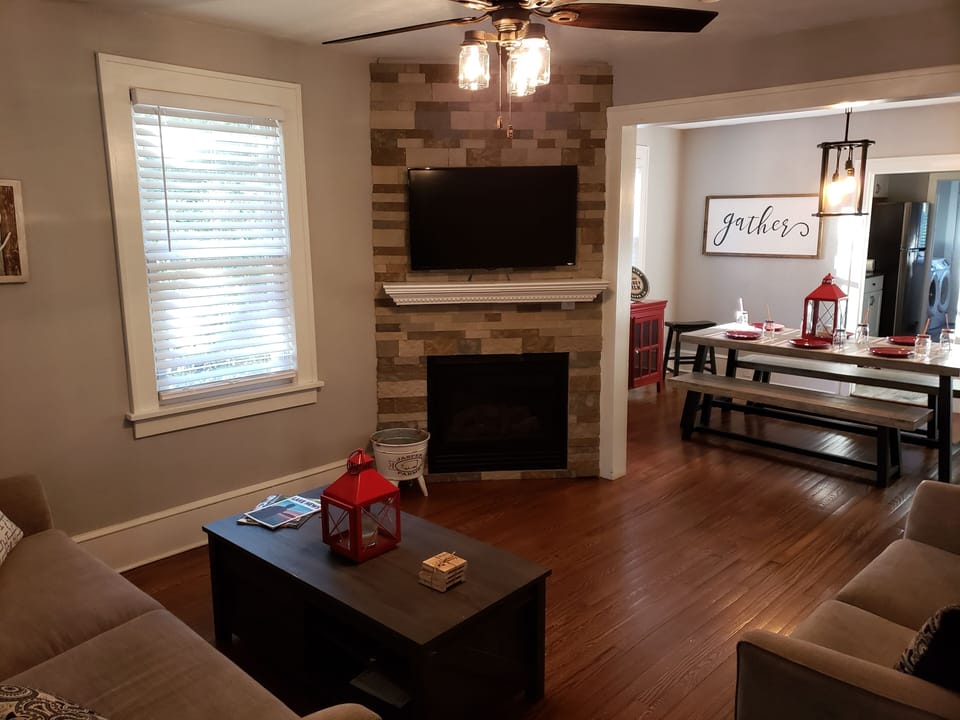 Comfortable, Cozy Cottage Awaits Your Arrival!