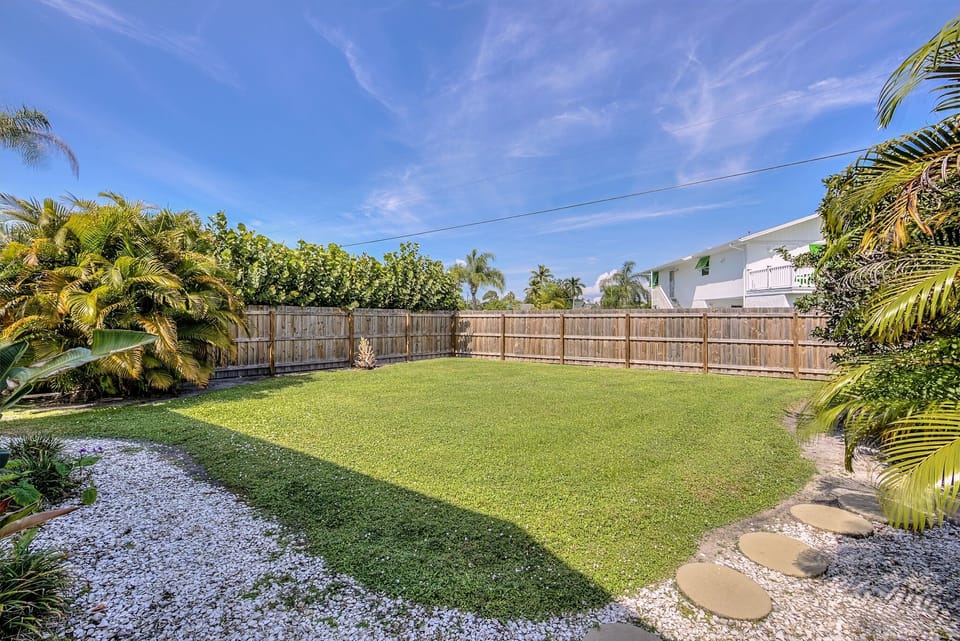 Fenced yard great for kids and pets