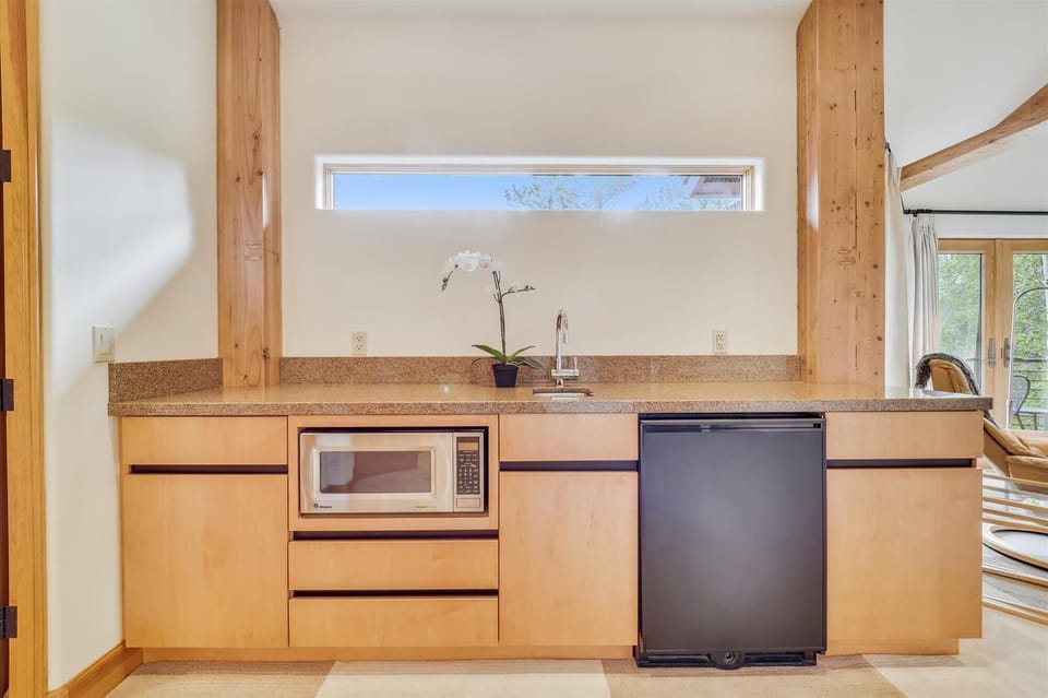 Wet Bar - Lookout on Christie Lane - Breckenridge Vacation Rental