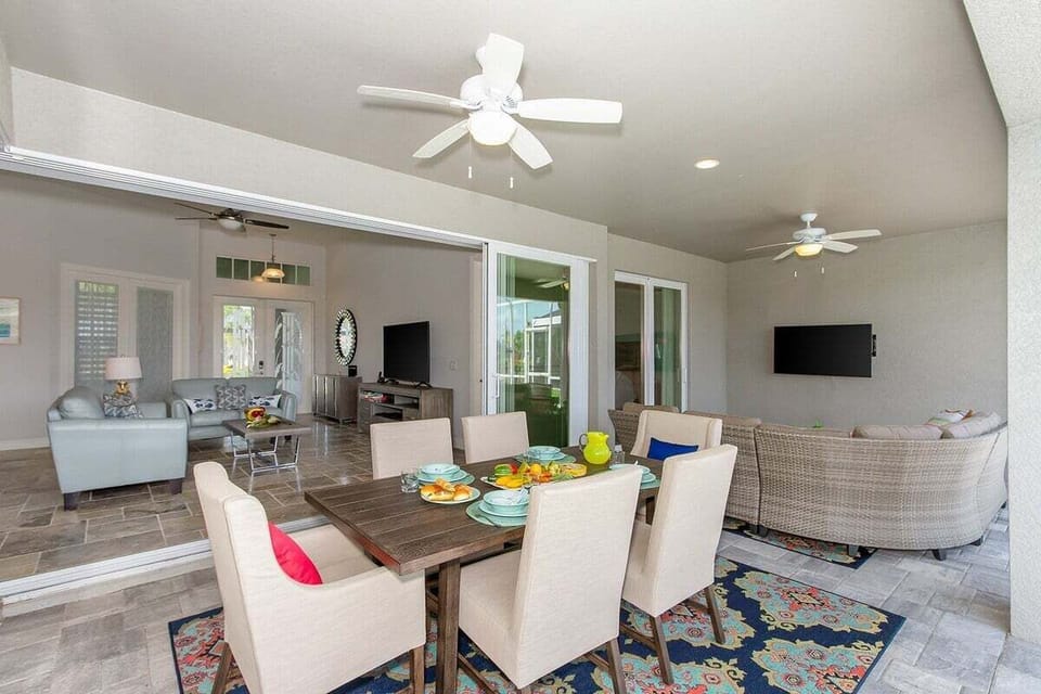 Dining and Lounge Area under Cover Lanai