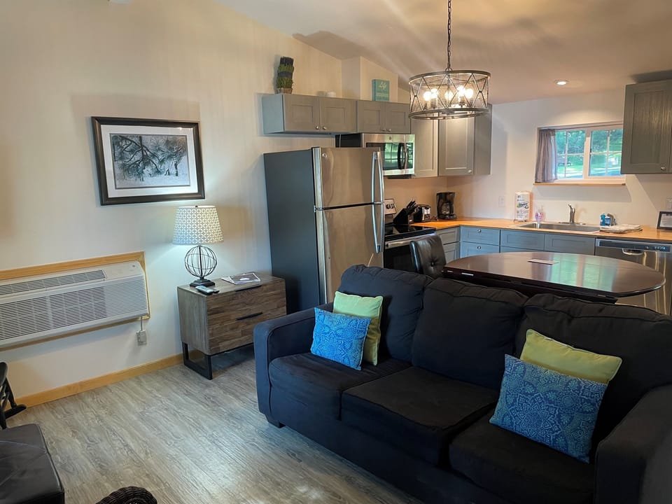 Living/Kitchen
