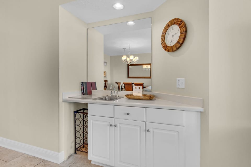 Wet bar