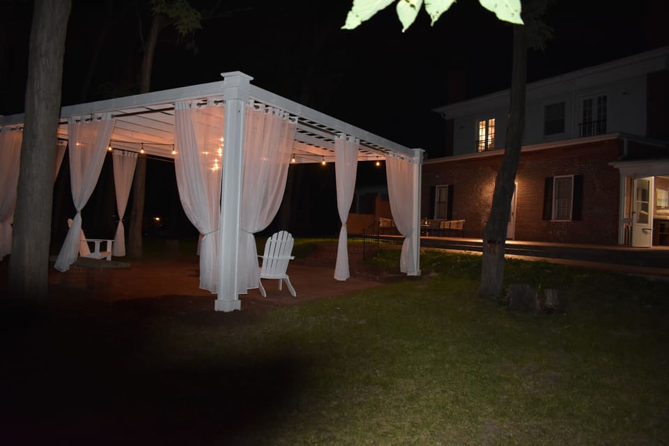 20' x 20' striking pergola great for weddings, very romantic