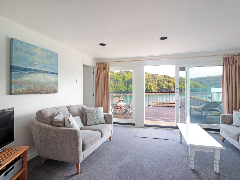 Living area | Lower Deck, Fowey