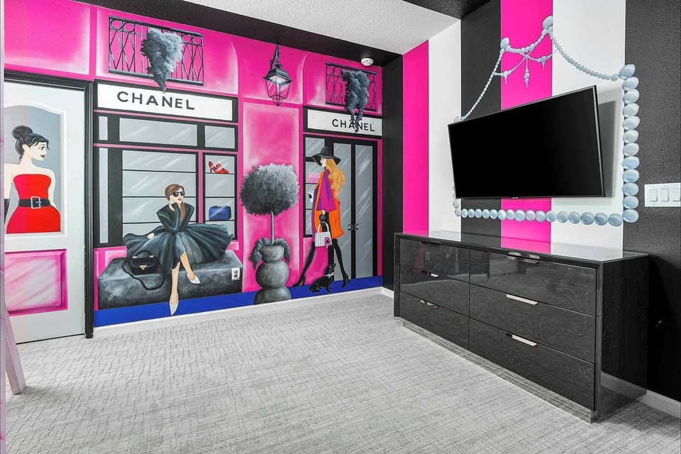 Fashionista *Theme Room* 2 on Second Floor