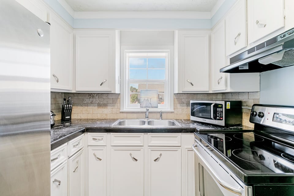 Close up view of the kitchen.