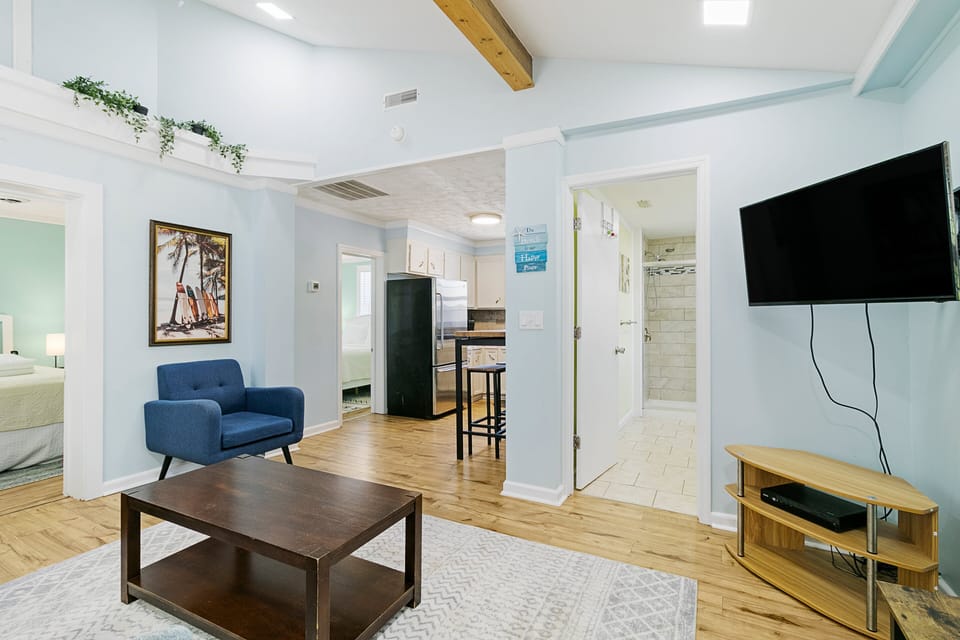 From guest airbnb review "Great little 2 bedroom with private entrance just off Centre St. Walkable to everything in town and easy access to the beach by the main pier. Very enjoyable. Would definitely come back"