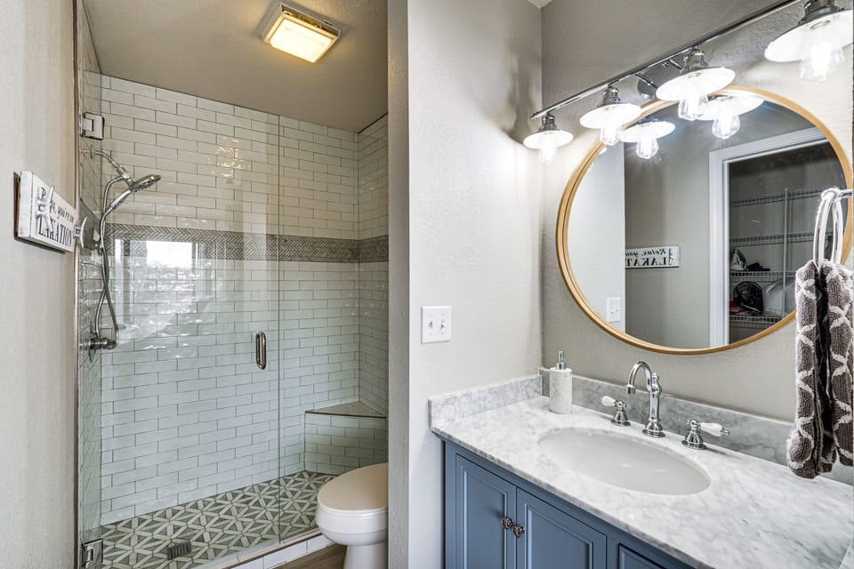 En-Suite Bathroom | Towels Provided