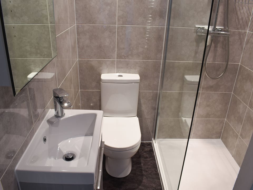 Shower room | Pear Tree Cottage, Bowness on Windermere