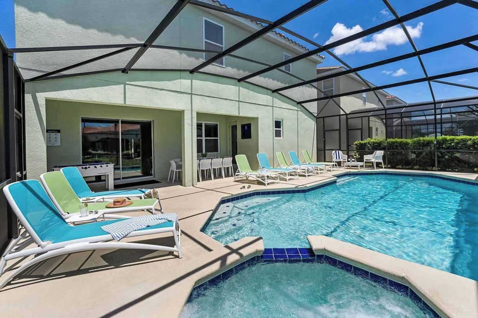Private Pool & Patio *Highlight*