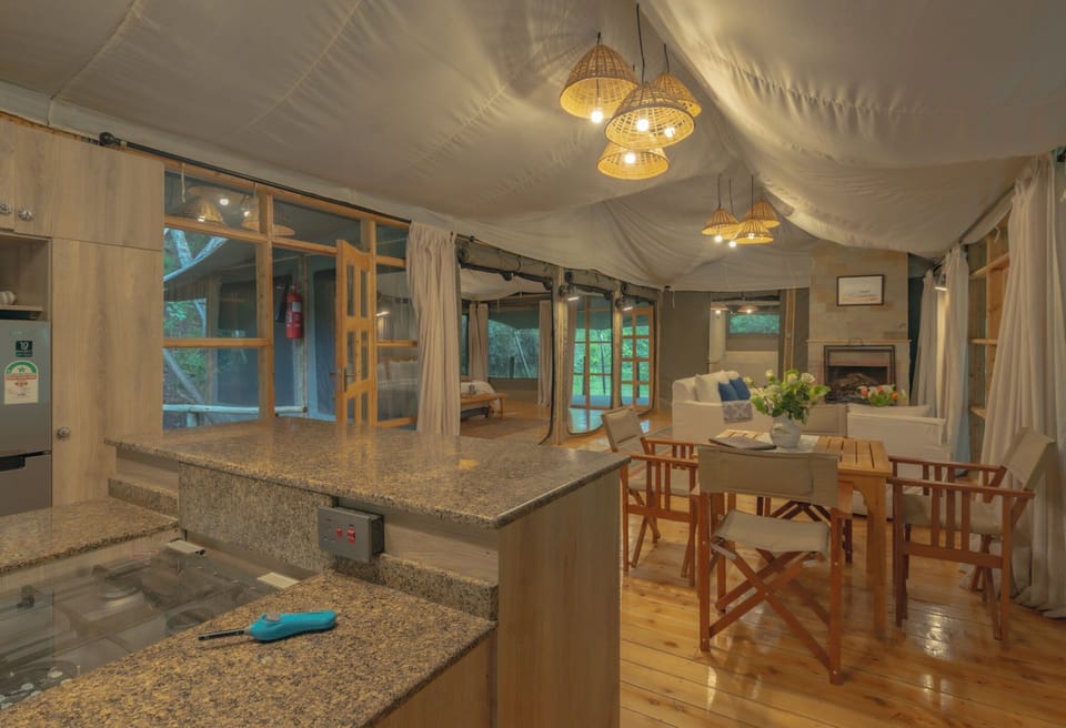 Romantic Tent, 1 Bedroom, Fireplace | Living area