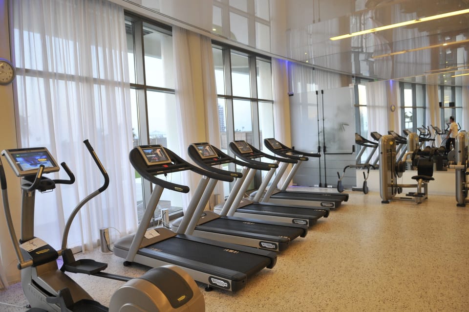PLAY Hatzuk Beach Hotel in Tel Aviv-Yafo
